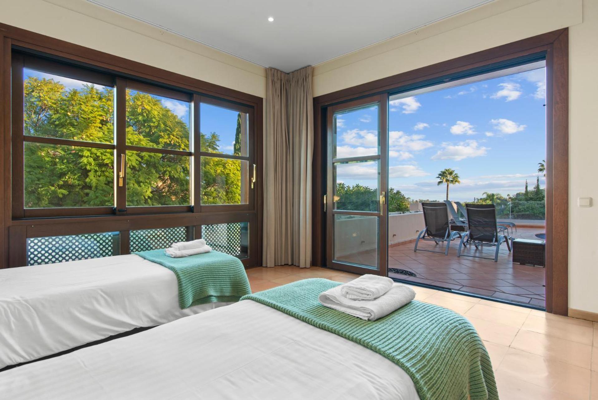Luxury Villa Robledal By Mabiente - Views Of The Sea And The Golf Course Марбелья Экстерьер фото